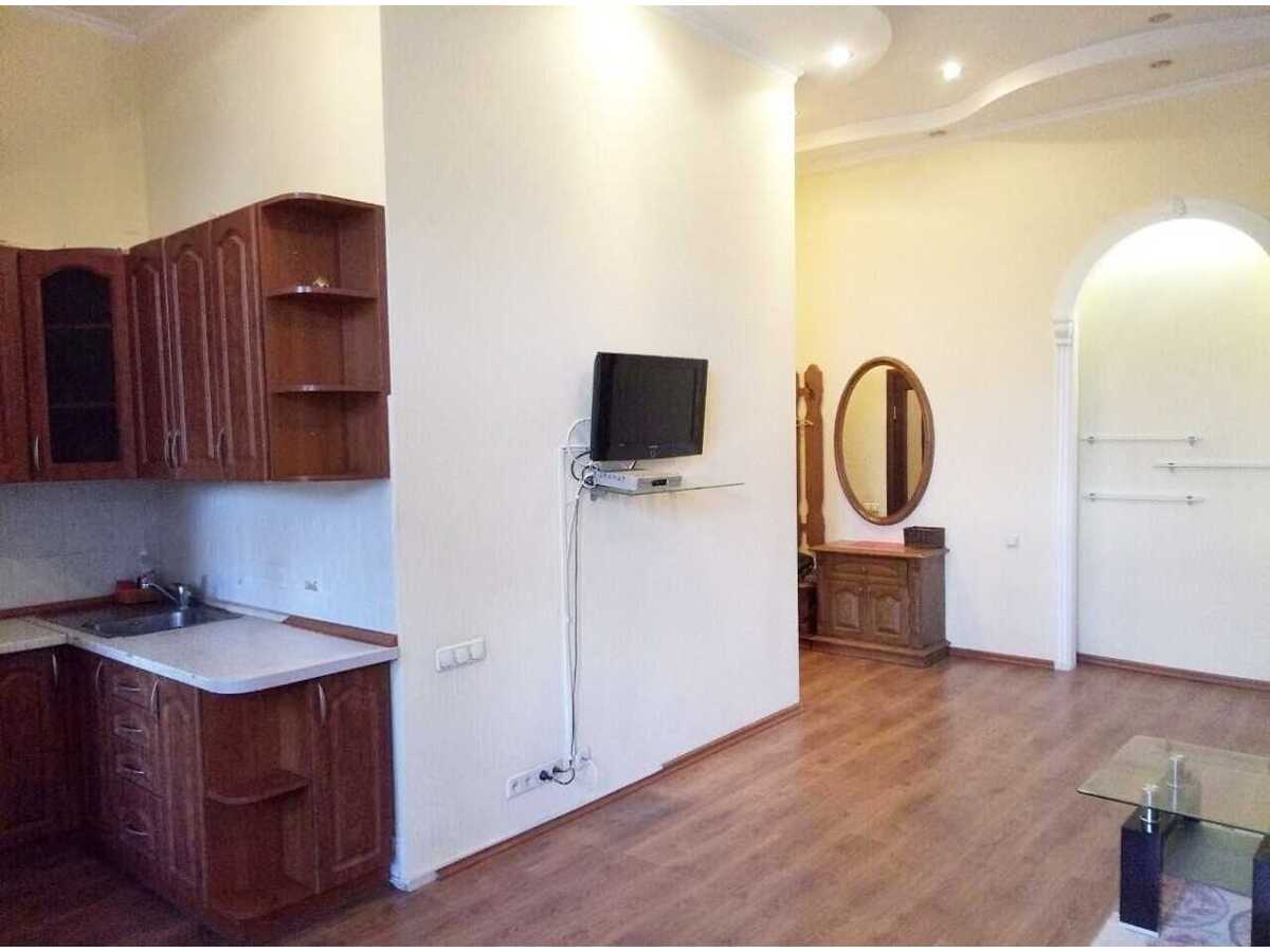 Здам довгостроково 2-к квартиру Київ, Печерський, вул. Велика Васильківська, 41. 