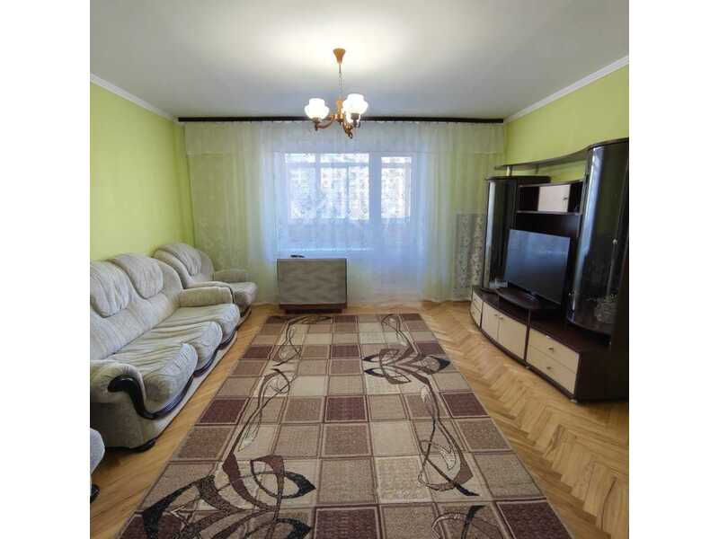 Продам 4-к квартиру Вишгородський, Вишгород, Набережна, 8. 