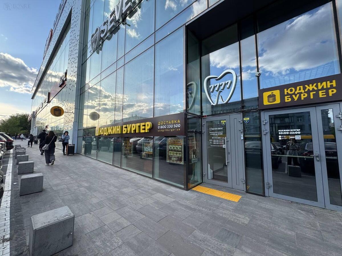 Фасад, Оренда, Торгове, проспект Берестейский, 110м2.