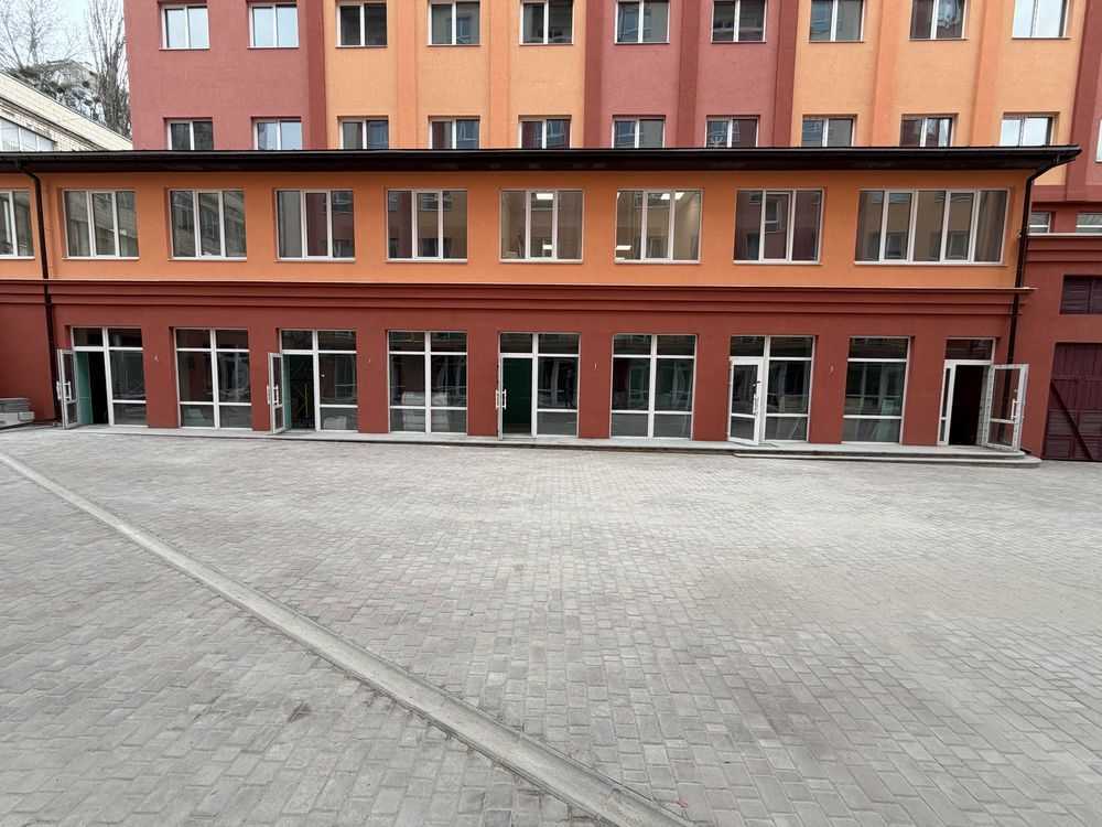 Продам  торгову площу Київ, Шевченківський, вул. Глибочицька, 17. 