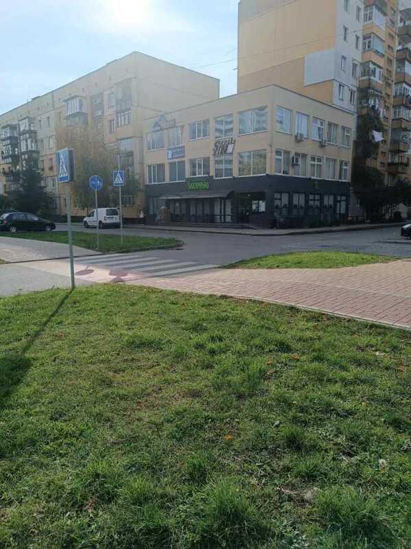 Здам довгостроково  офісне приміщення Ужгород, Ужгород, Легоцького, 48. 