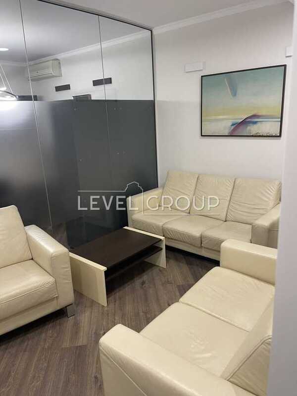 Продам  офісне приміщення Київ, Шевченківський, вул. Тарасівська, 36. 