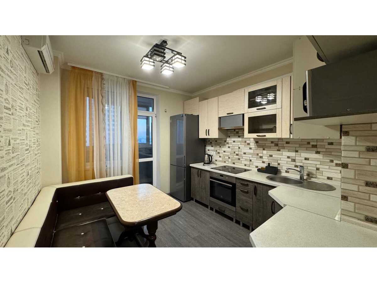 Здам довгостроково 1-к квартиру Броварський, Бровари, Чорновола, 6А. 