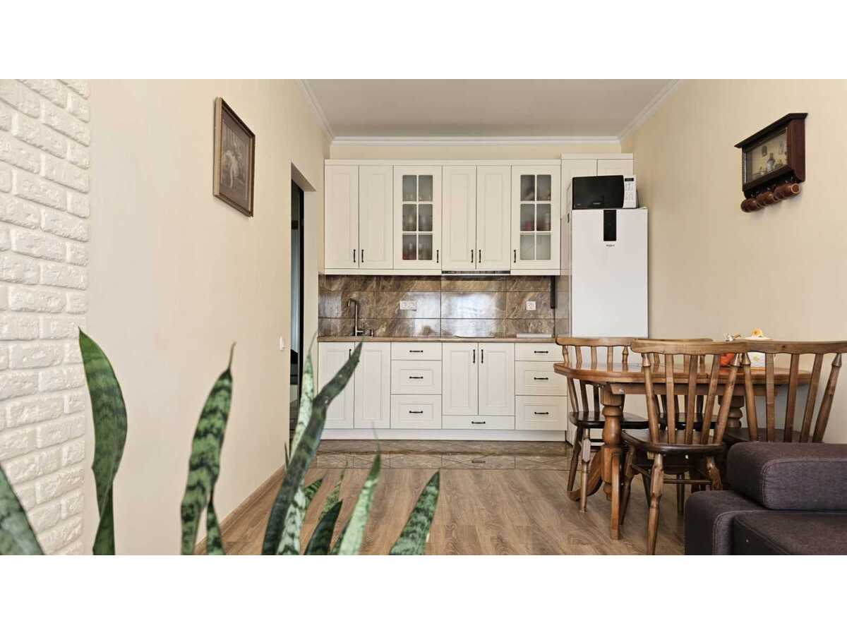 Здам довгостроково 1-к квартиру Київ, Святошинський, вул. Клавдіївська, 40в. 