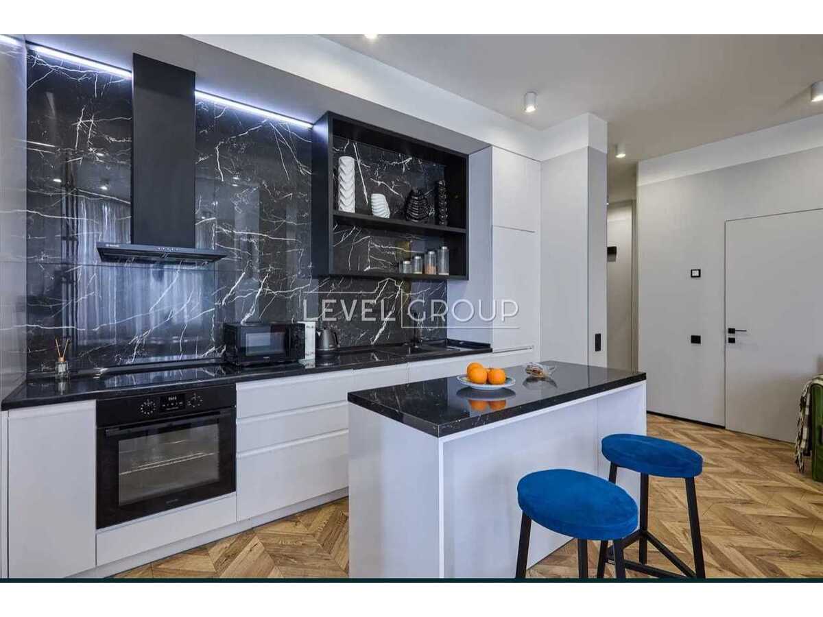 Продам 1-к квартиру Київ, Печерський, вул. Василя Тютюнника, 37/1. 