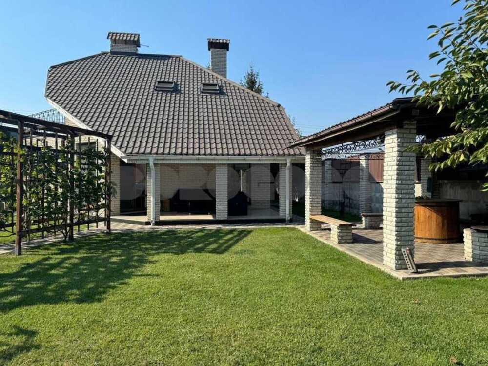 Продам 4-к квартиру Бучанський, Софіївська Борщагівка, Печерська, 54. 