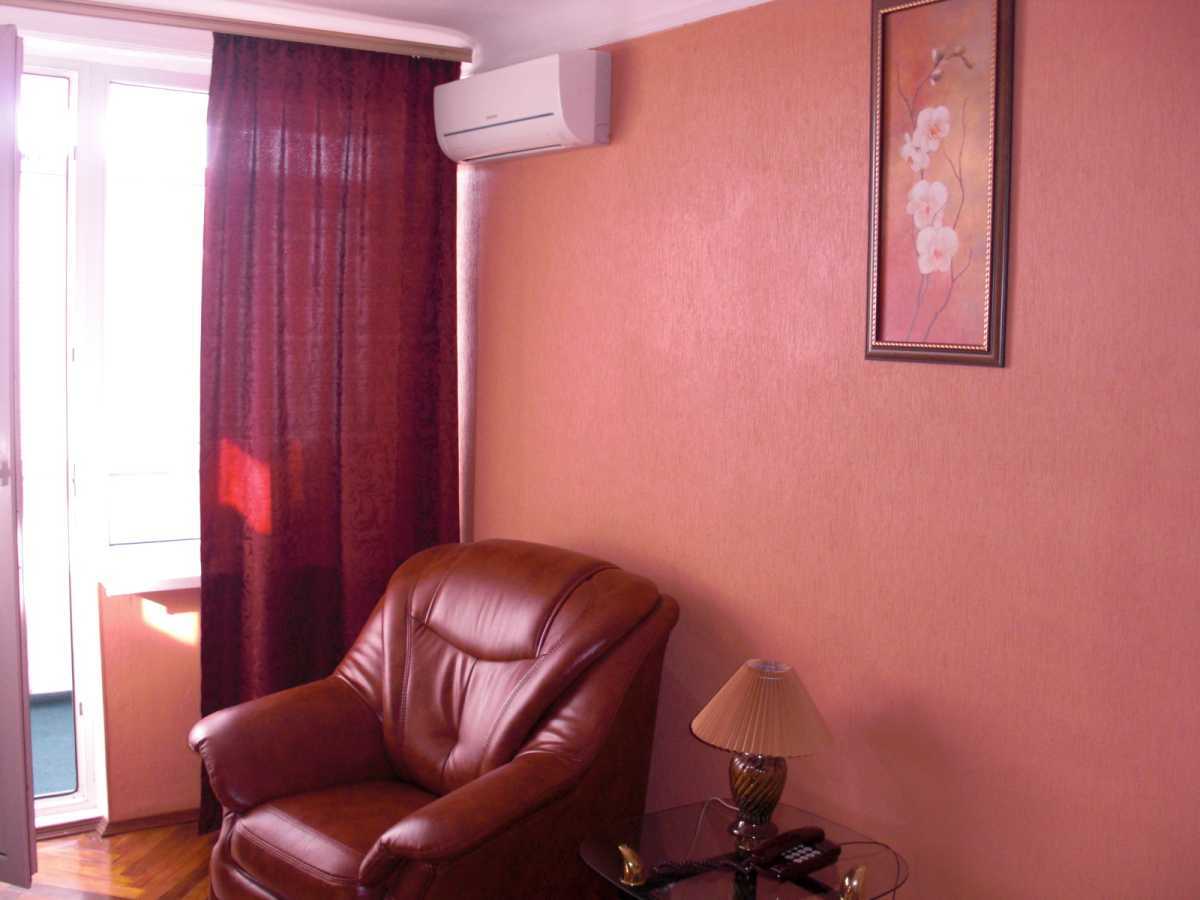 Здам довгостроково 1-к квартиру Київ, Печерський, бульв. Лесі Українки. 