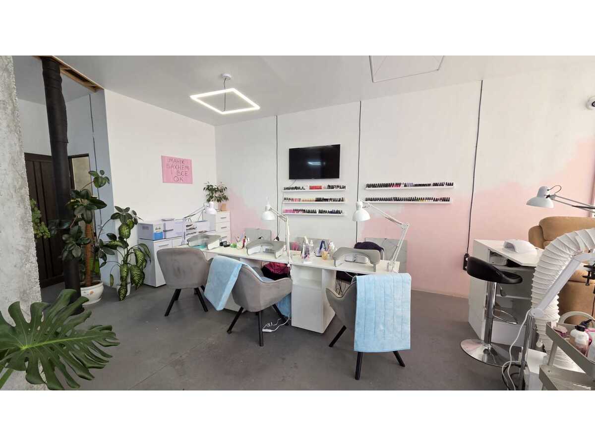 Продам  приміщення вільного призначення Бучанський, Білогородка, Михайла Величка, 24А. 