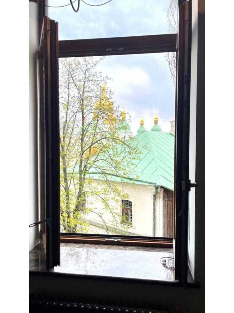 Продам 1-к квартиру Київ, Шевченківський, вул. Стрілецька, 7/6. 