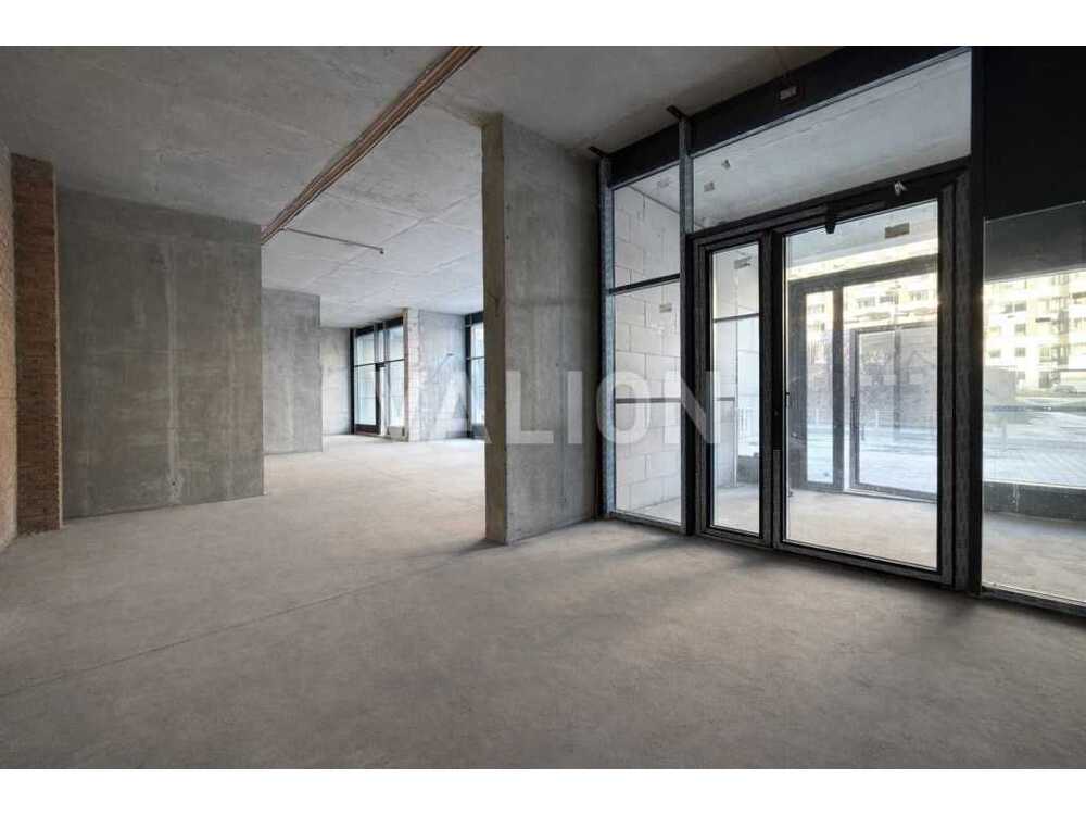 Здам довгостроково  торгову площу Київ, Солом`янський, просп. Повітрофлотський, 56Г. 