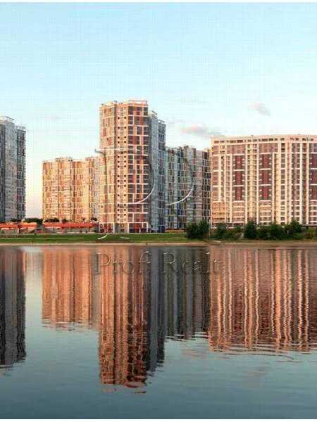 Продам 2-к квартиру Київ, Дніпровський, вул. Микільсько-Слобідська, 28. 