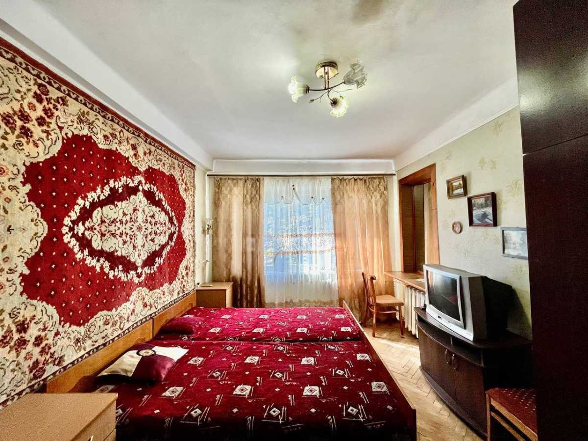 Продам 2-к квартиру Київ, Шевченківський, вул. Академіка Туполєва, 20б. 