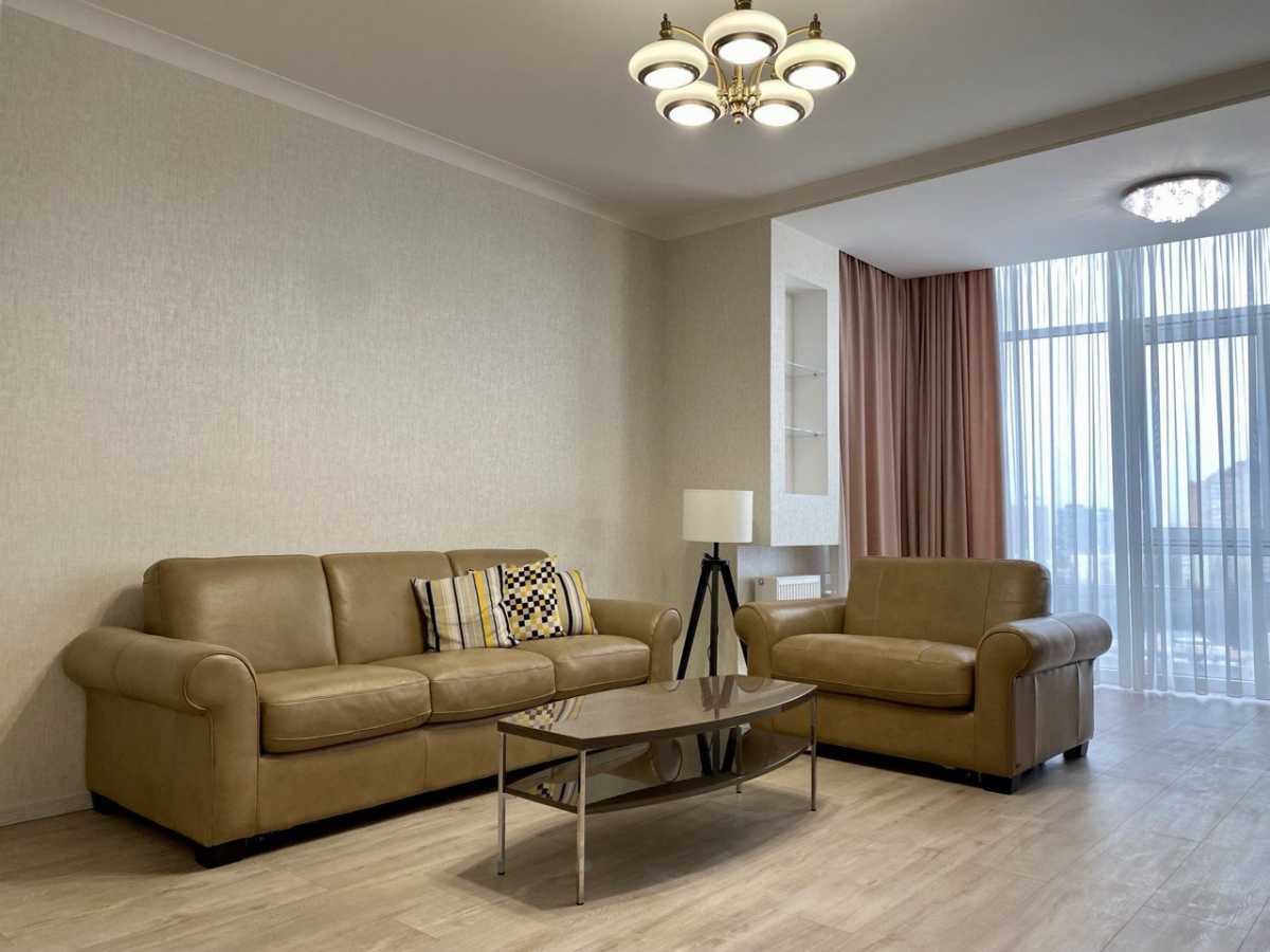 Здам довгостроково 3-к квартиру Київ, Печерський, вул. Іоанна Павла ІІ. 