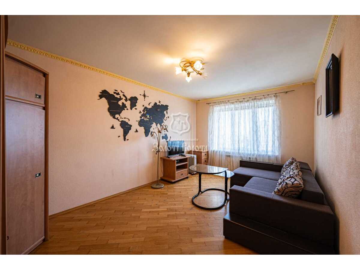 Продам 2-к квартиру Київ, Шевченківський, вул. Олександра Довженка, 16б. 