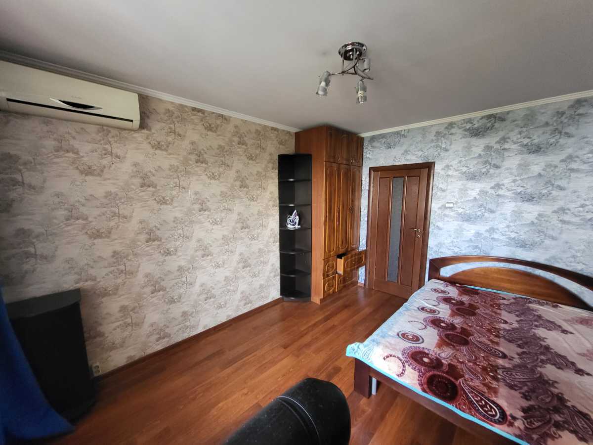 Здам довгостроково 3-к квартиру Київ, Дарницький, шосе Харківське, 168є. 