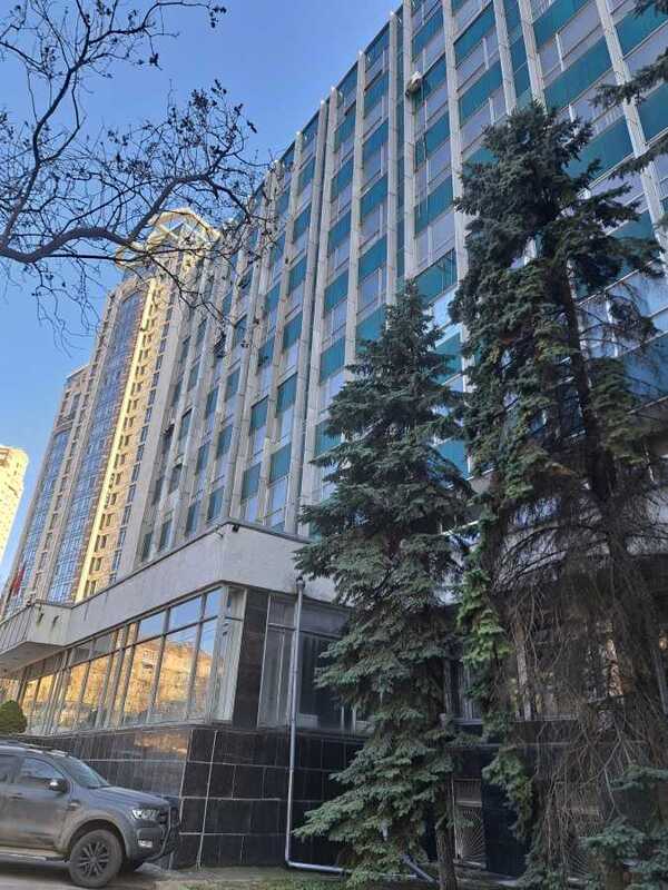 Здам довгостроково  офісне приміщення Київ, Печерський, вул. Іоанна Павла ІІ, 46. 