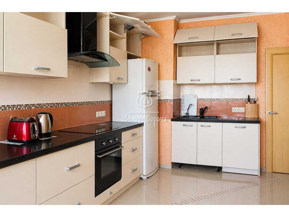 Продам 2-к квартиру Київ, Подільський, вул. Вишгородська, 45Б/1. 