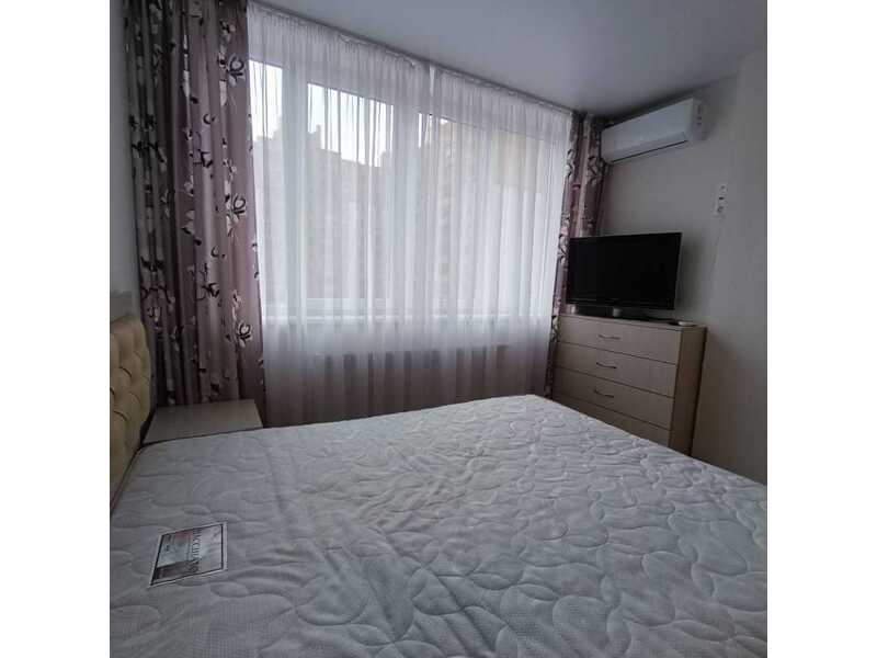 Здам довгостроково 1-к квартиру Бучанський, Петропавлівська Борщагівка, Оксамитова, 20Г. 