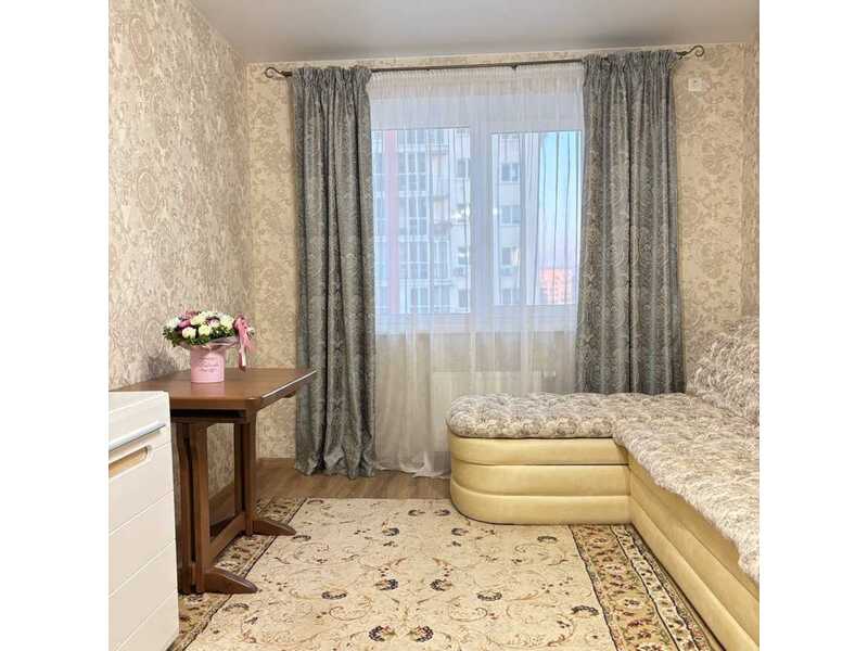 Здам довгостроково 3-к квартиру Київ, Солом`янський, вул. Гарматна, 38а. 