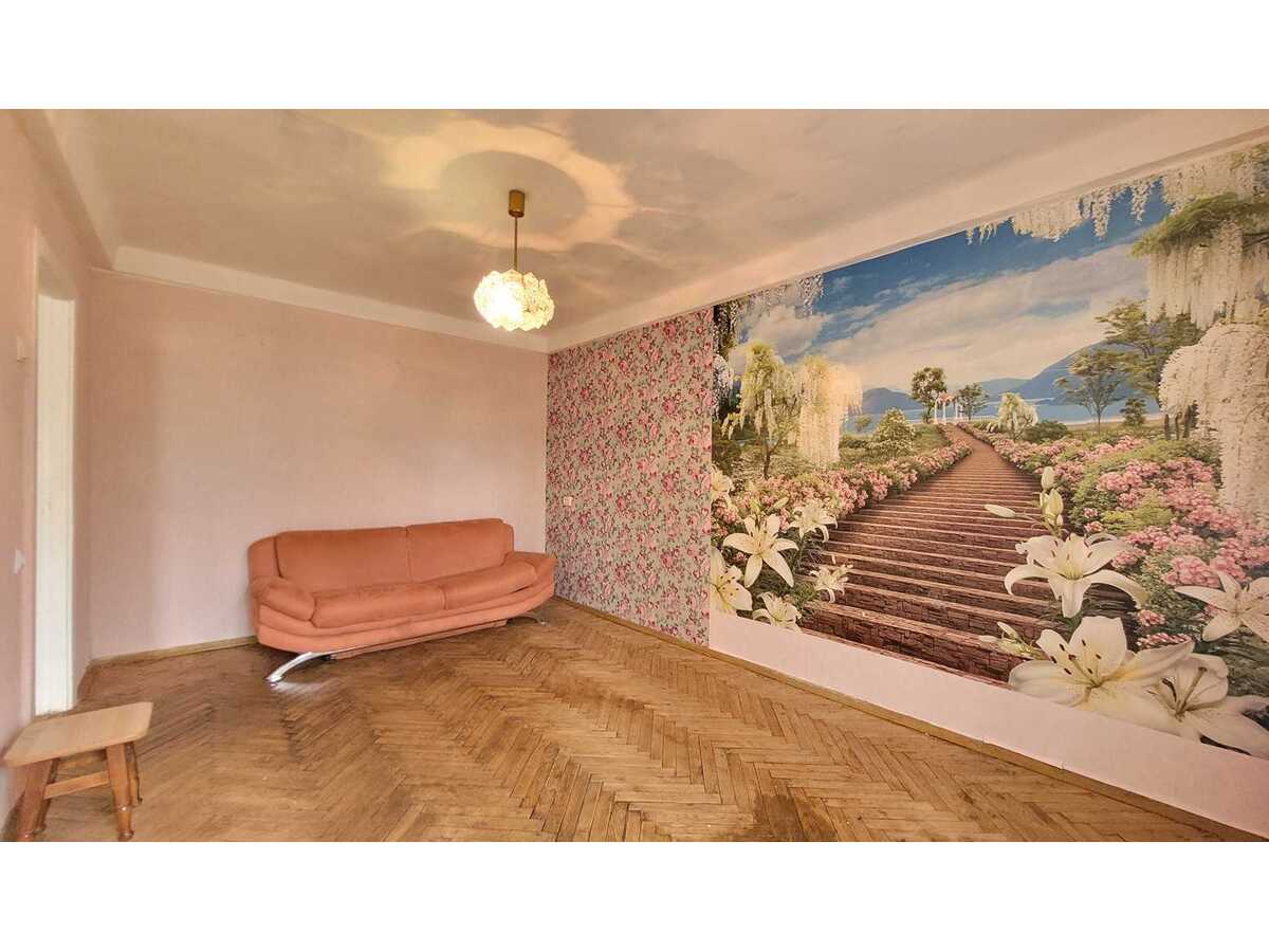 Продам 1-к квартиру Київ, Дніпровський, вул. Курнатовського, 15б. 