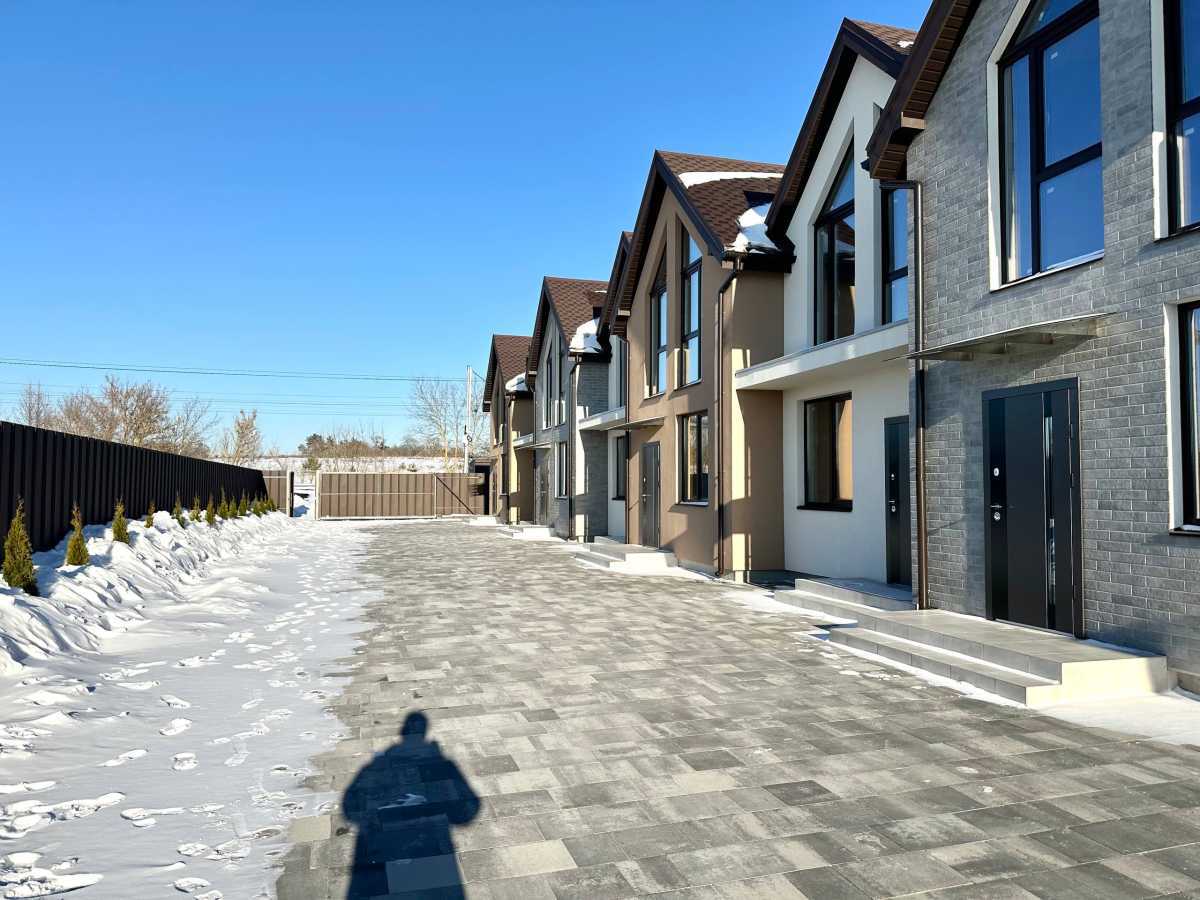 Продам 3-к таунхаус Бучанський, Білогородка, Лікарська. 