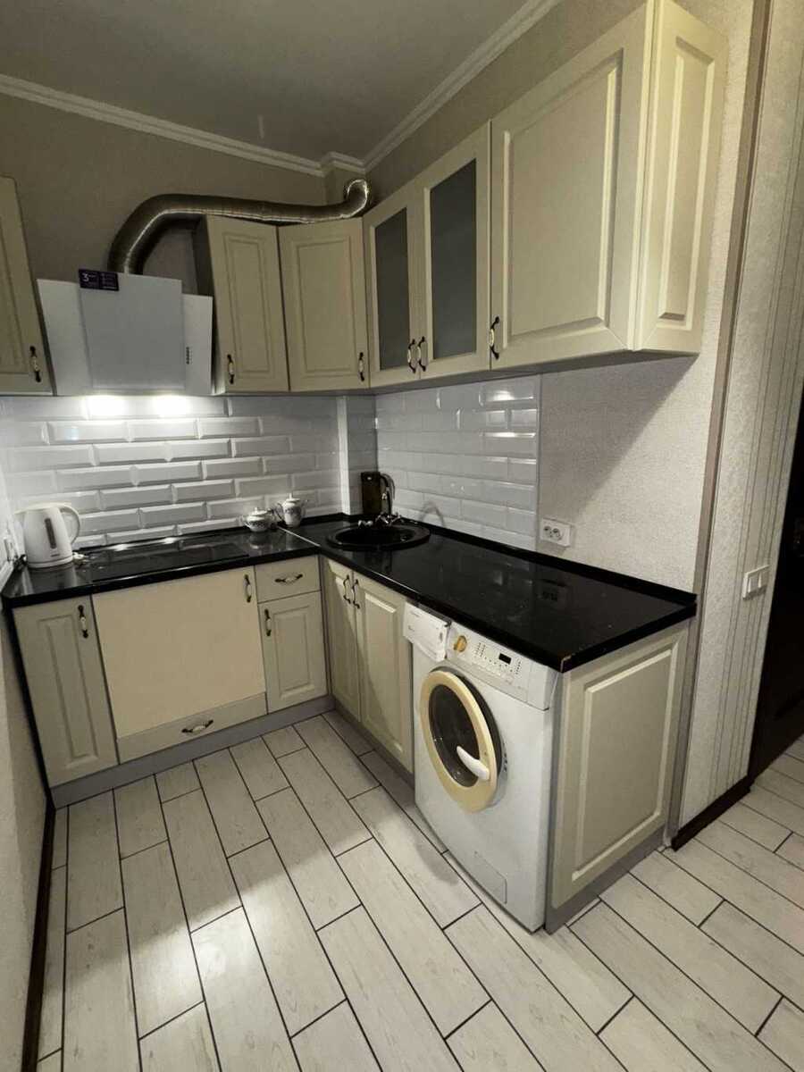 Продам 1-к квартиру Київ, Дніпровський, вул. Лобачевського, 7А. 