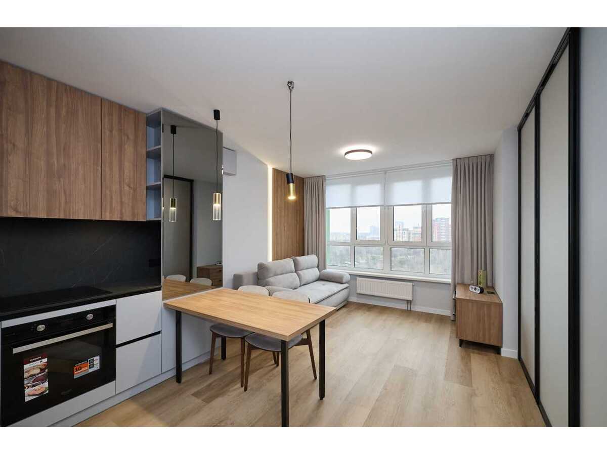 Продам 1-к квартиру Київ, Голосіївський, вул. Михайла Максимовича, 32А. 