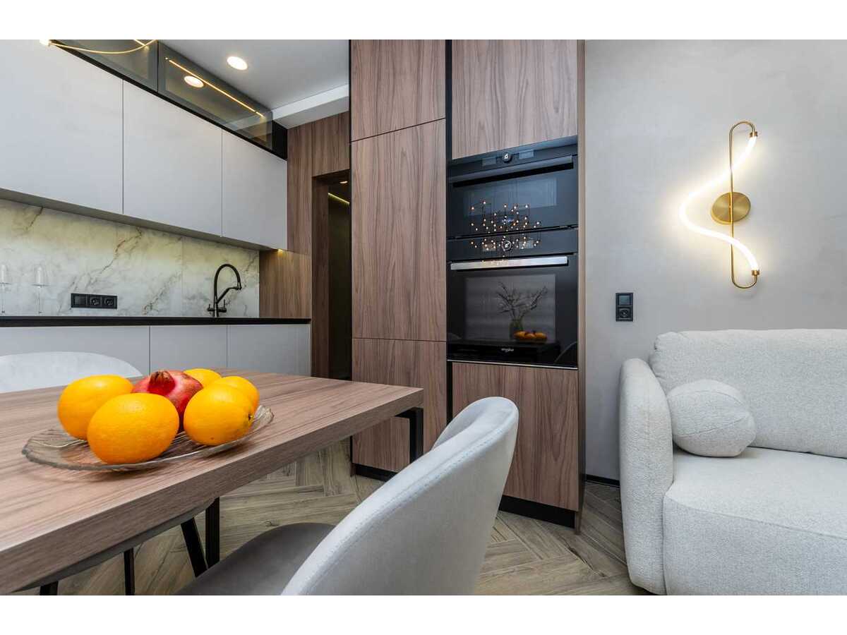 Продам 2-к квартиру Київ, Голосіївський, вул. Михайла Максимовича, 24Г. 