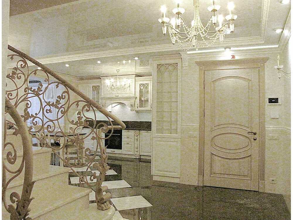 Продам 4-к квартиру Бучанський, Софіївська Борщагівка, Боголюбова, 16. 