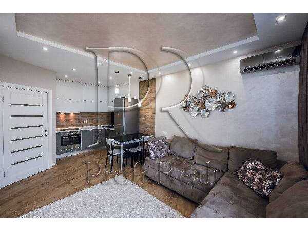 Продам 1-к квартиру Київ, Голосіївський, вул. Набережно-Корчуватська, 27. 