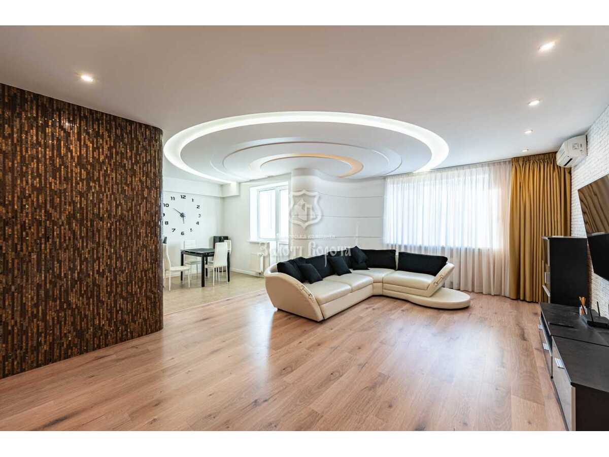 Продам 3-к квартиру Київ, Оболонський, вул. Автозаводська, 29а. 