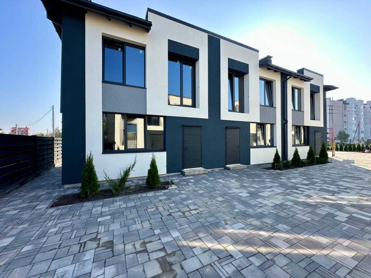 Продам 3-к квартиру Фастівський, Гатне, Святопетровського, 34. 