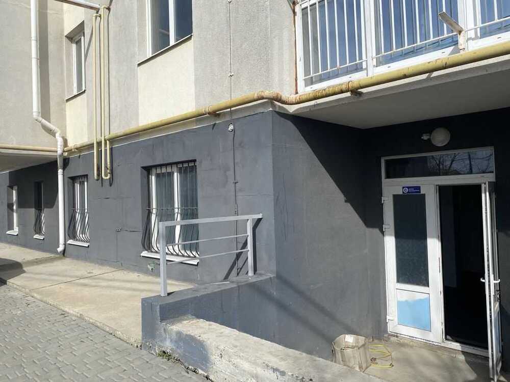 Продам  офісне приміщення Овідіопольський, Молодіжне, Молодіжна, 1. 