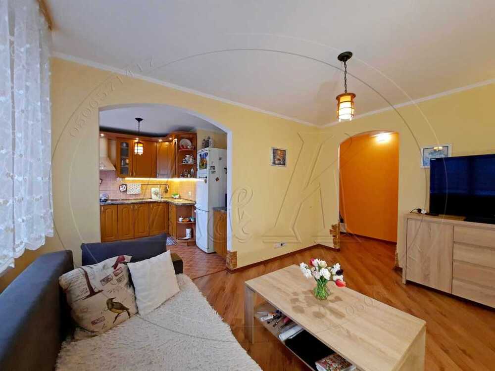 Продам 3-к квартиру Київ, Святошинський, вул. Генерала Наумова, 31а. 