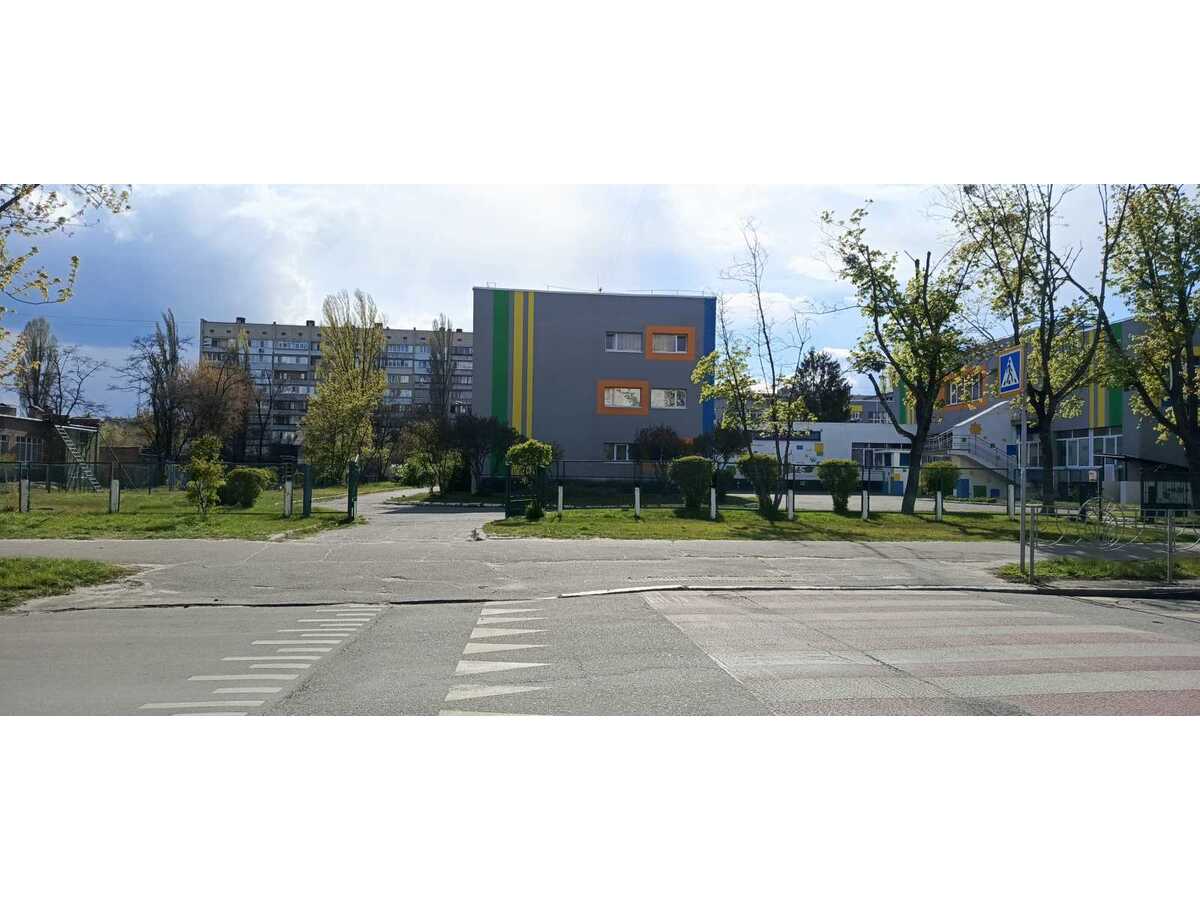 Здам довгостроково 1-к квартиру Київ, Деснянський, вул. Мілютенка, 5А. 