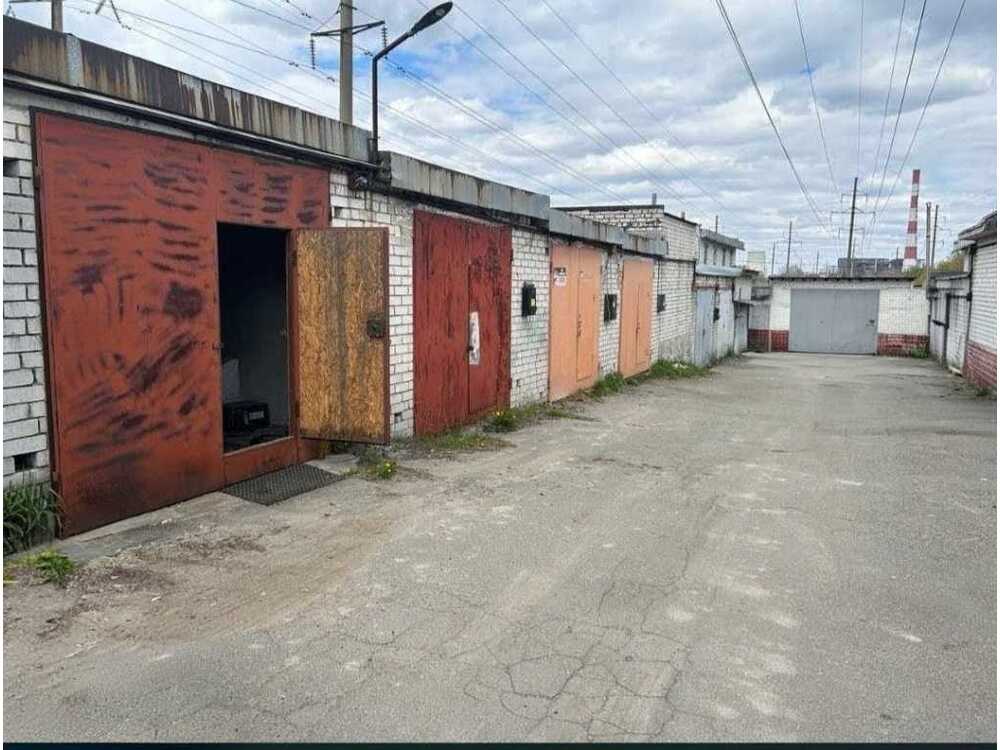 Продам  окремий гараж Київ, Деснянський, вул. Пухівська, 2. 