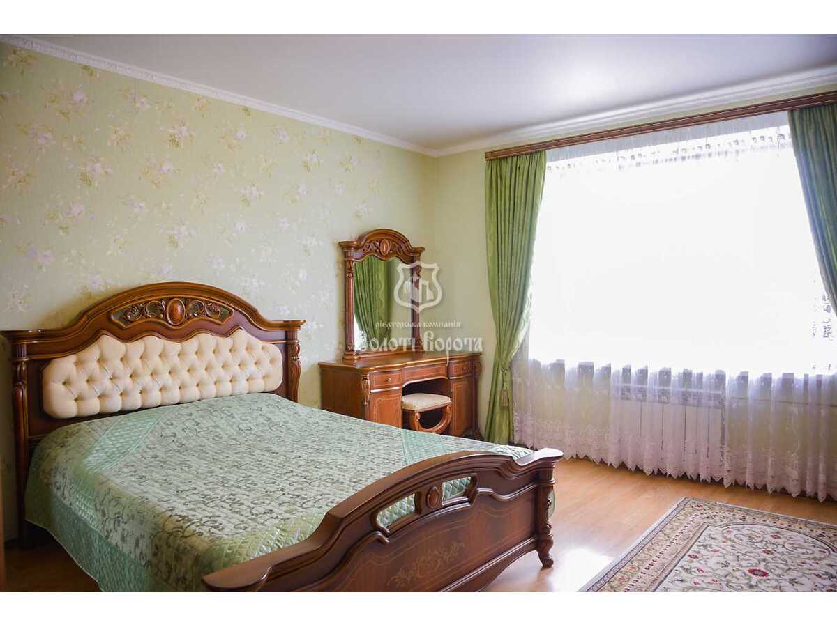 Продам 1-к квартиру Київ, Святошинський, вул. Академіка Булаховського, 5д. 