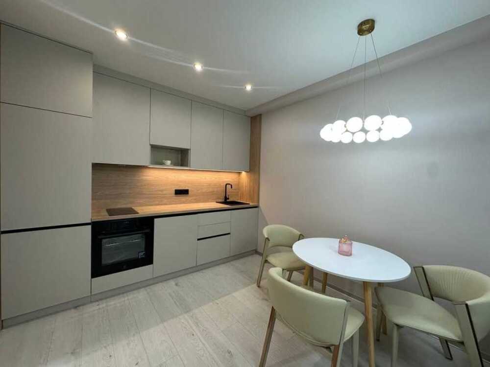 Продам 1-к квартиру Київ, Голосіївський, вул. Михайла Максимовича, 28-К. 