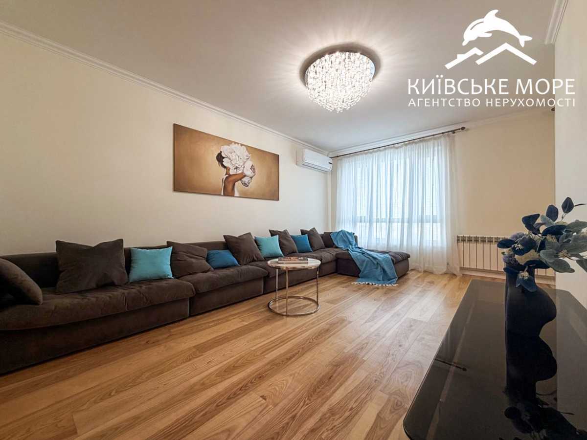 Продам 3-к квартиру Київ, Дніпровський, вул. Воскресенська, 18. 