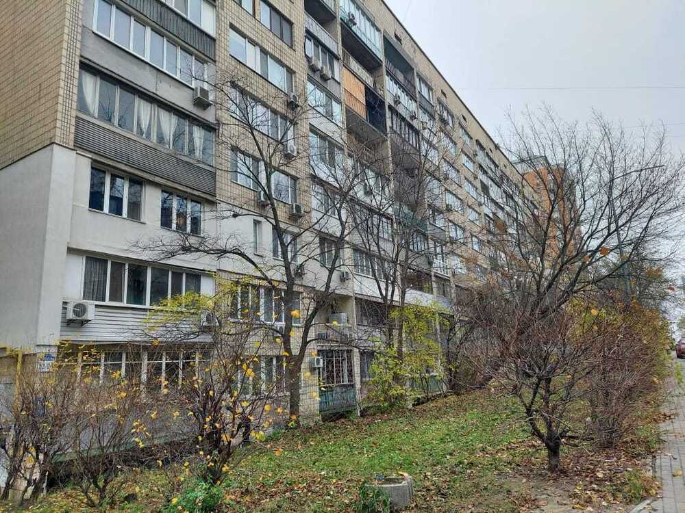 Продам 3-к квартиру Київ, Печерський, вул. Василя Тютюнника, 22/26. 