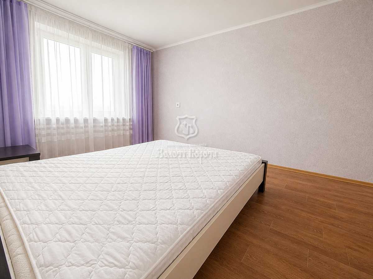 Продам 2-к квартиру Київ, Голосіївський, просп. Науки, 55а. 