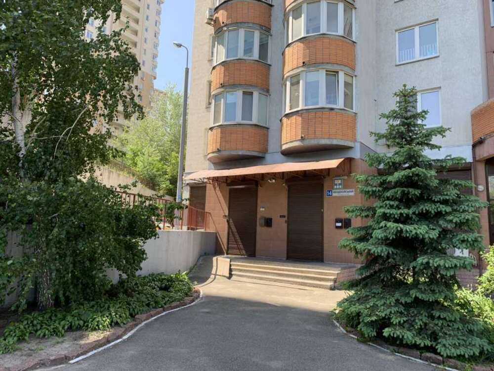 Продам  офісне приміщення Київ, Голосіївський, пров. Феодосійський, 14. 