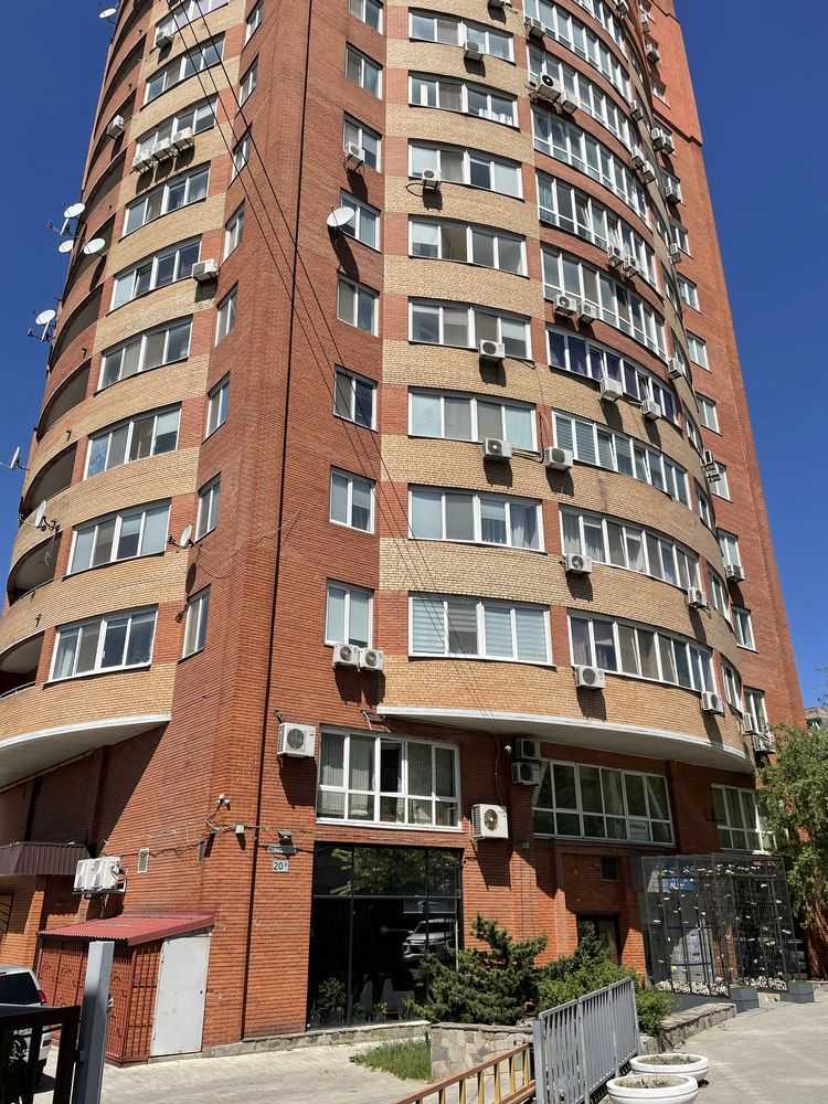 Продам 4-к квартиру Дніпро, Центральний, Гоголя, 20Б. 
