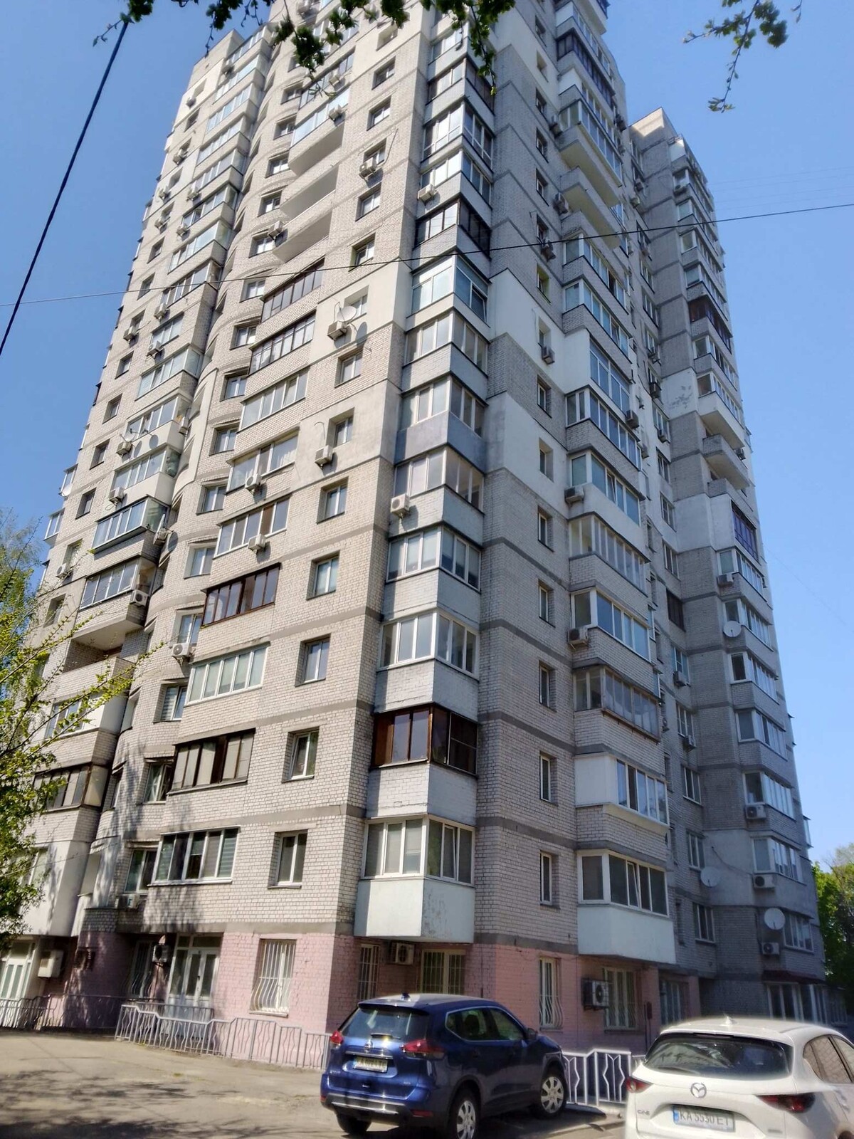 Батиєва Гора. Продам видову 3-кімнатну. Ратушного (Волгоградська), 9а.