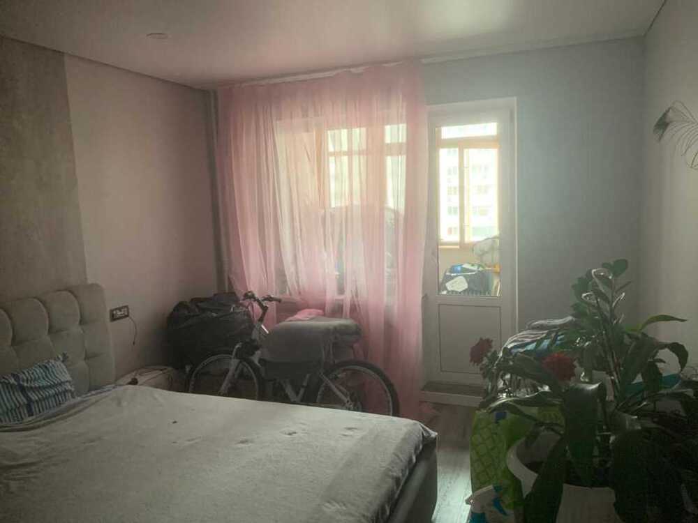 Продам 3-к квартиру Київ, Дарницький, вул. Олени Пчілки, 2б. 