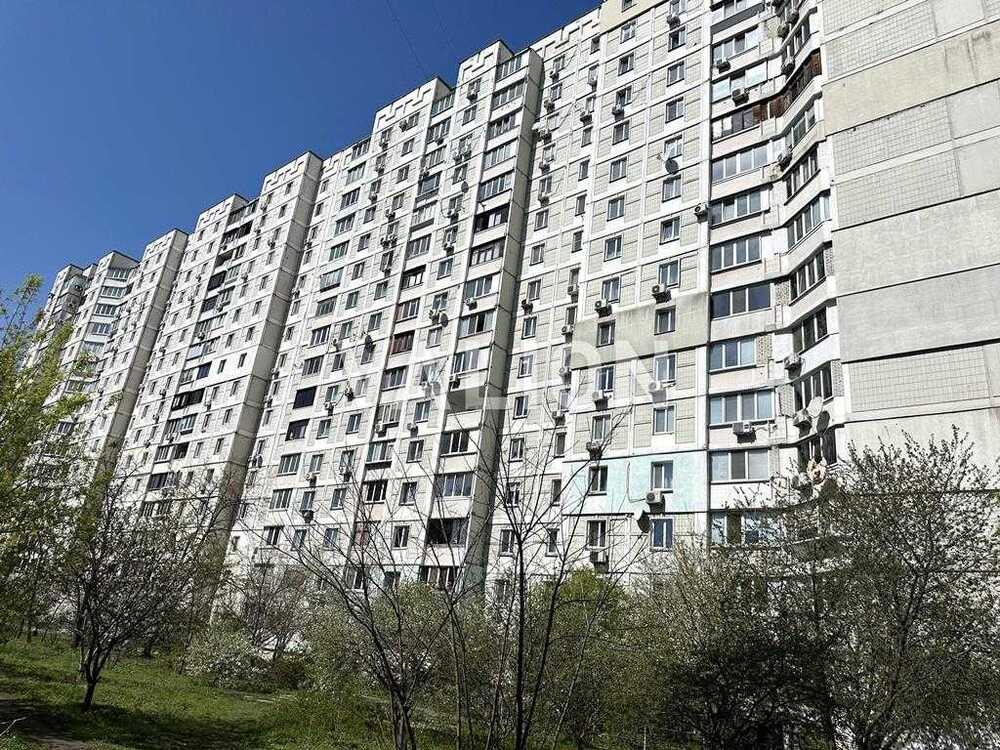 Продам 4-к квартиру Київ, Дарницький, просп. Петра Григоренка, 1А. 