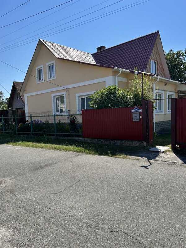 Продам 4-к дім Броварський, Рожівка, Шпильова, 5а. 