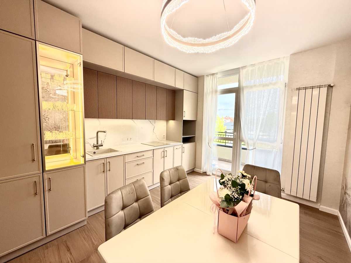 Продам 2-к квартиру Броварський, Бровари, Чорновола, 17. 