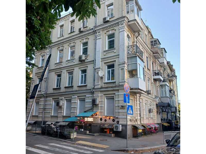 Продам 2-к квартиру Київ, Печерський, вул. Івана Мазепи, 16-18/29. 