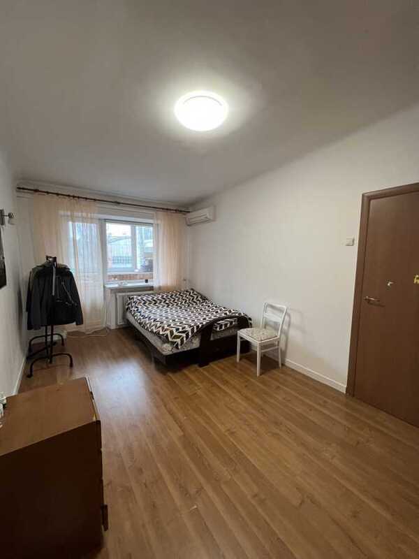 Продам 1-к квартиру Київ, Шевченківський, вул. Шолуденка, 14. 